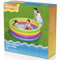 La piscine de jeu Bestway Swim Squad présente un design coloré à 3 anneaux et mesure \(1,57 \text{ m} \times 46 \text{ cm}\)