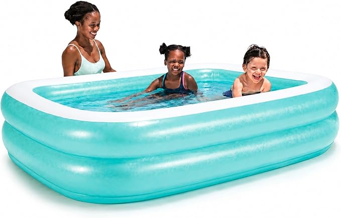La piscine familiale rectangulaire Bestway Teal est fabriquée en vinyle durable et se gonfle rapidement.