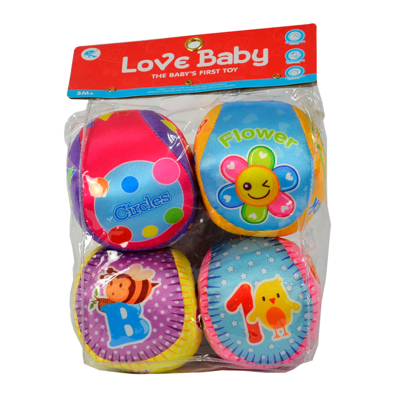 ensemble de quatre balles douces et pelucheuses « Baby Toys Set » conçues pour le développement sensoriel.