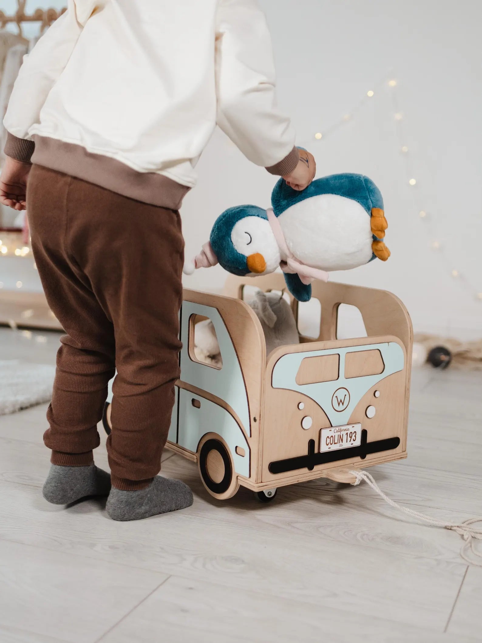 Coffre à Jouets Voiture Personnalisé – Bois Naturel & Roulettes