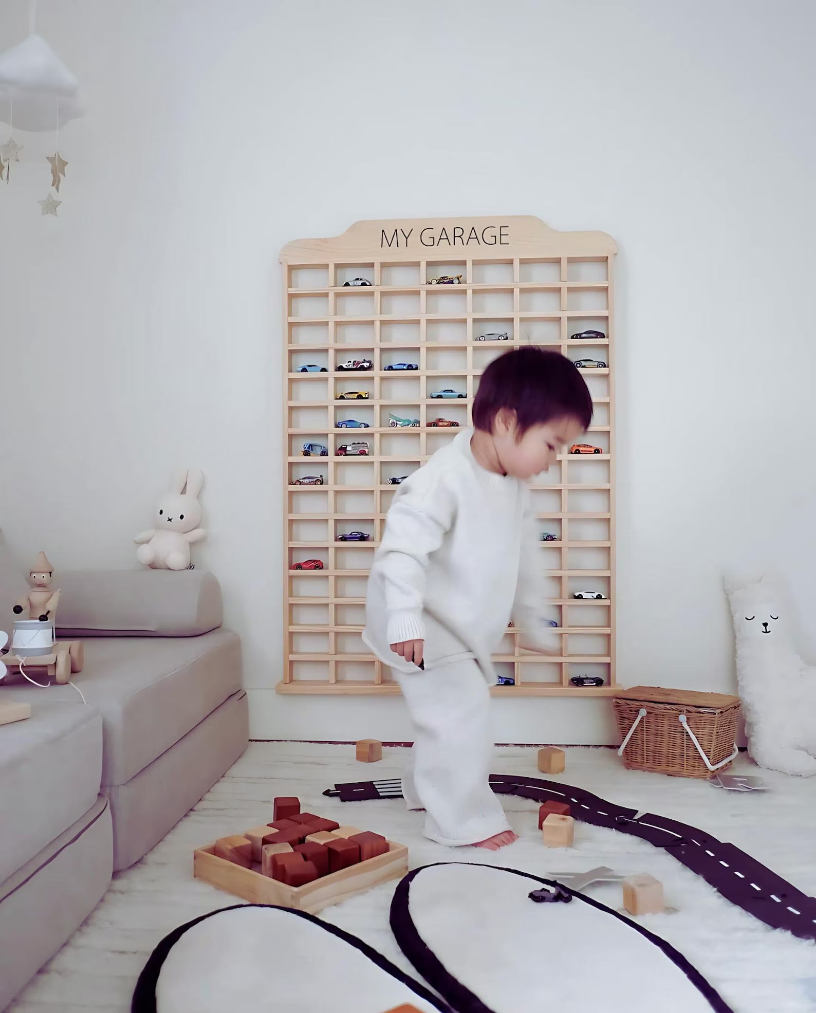 Étagère Voiture Personnalisée – Le Rangement Idéal pour Petites Voitures 1:64