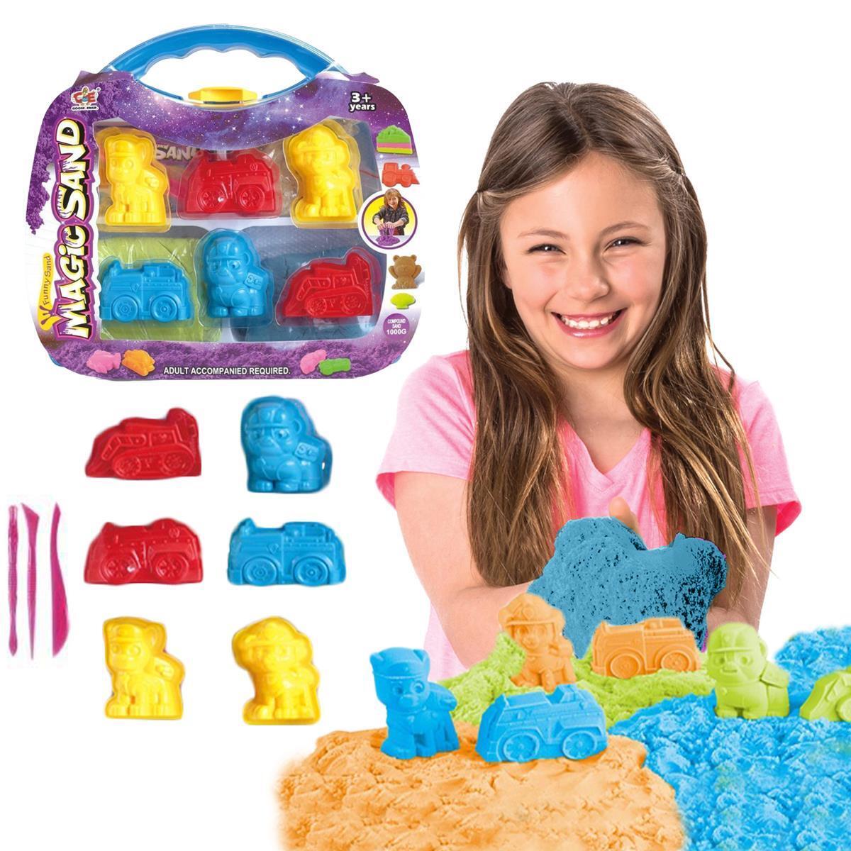 L'ensemble Toy Garden Moulding Magic Sand Dog Pups Edition comprend trois sables colorés et des moules spécialisés sur le thème des chiots.