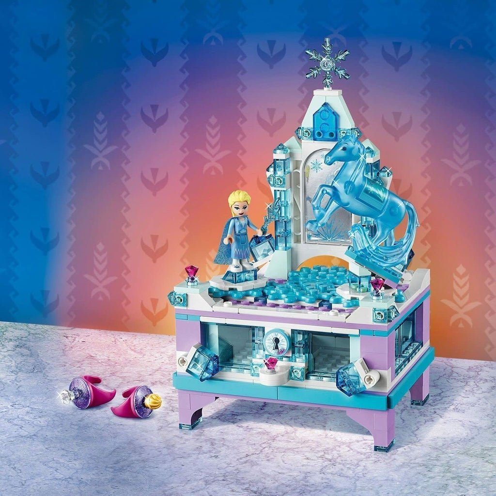 Le jeu de construction Lari Ice Enchanted est une contrefaçon du set LEGO Disney La Reine des Neiges 2 « La Boîte à Bijoux d'Elsa ».